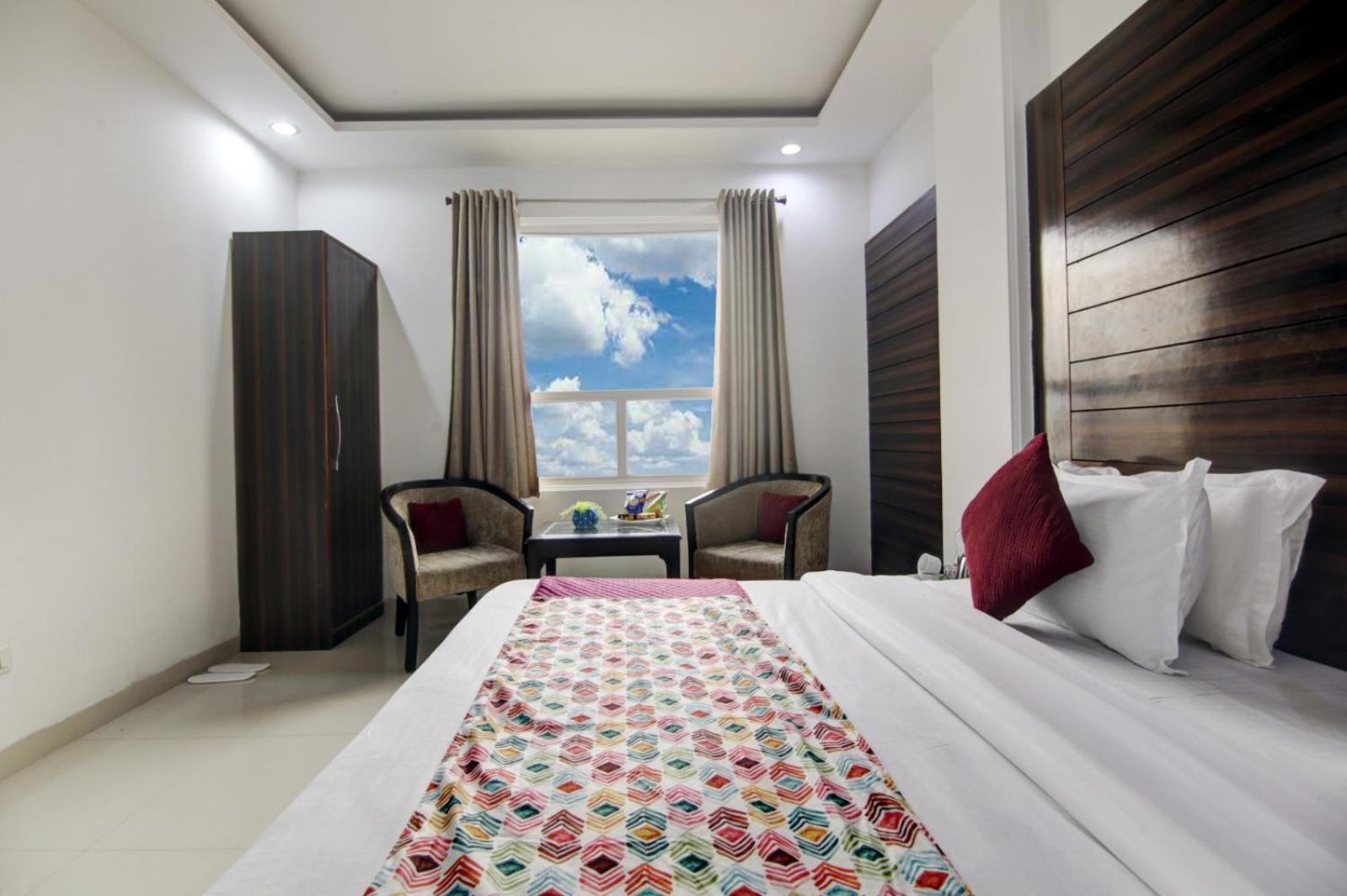 Hotel Devrana Delhi Airport Нью-Делі Екстер'єр фото