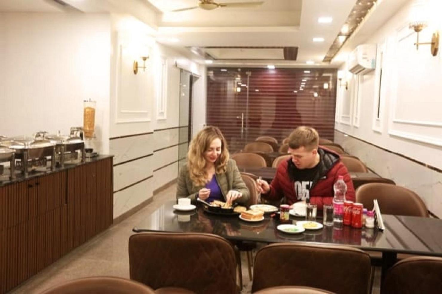 Hotel Devrana Delhi Airport Нью-Делі Екстер'єр фото